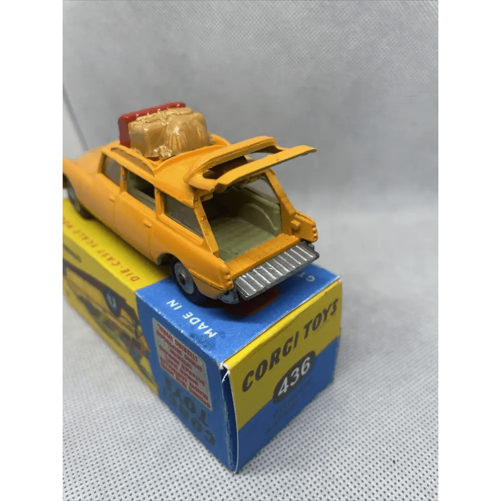 Yellow Corgi 436 Citroen Safari toy car with repro box - Collectable